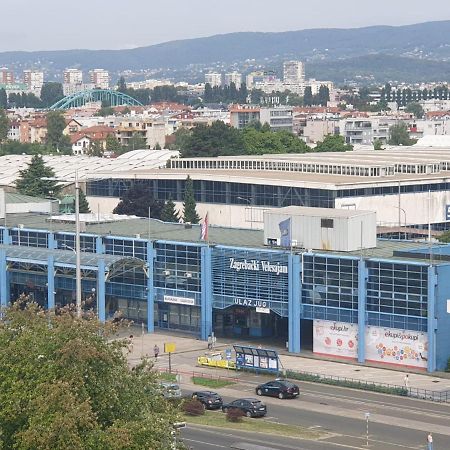 Apartman Lana ,Froudeova Ulica 3 Nasuprot Zg Velesajma Apartment Zagreb Exterior foto