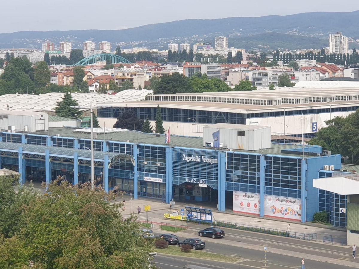 Apartman Lana ,Froudeova Ulica 3 Nasuprot Zg Velesajma Apartment Zagreb Exterior foto